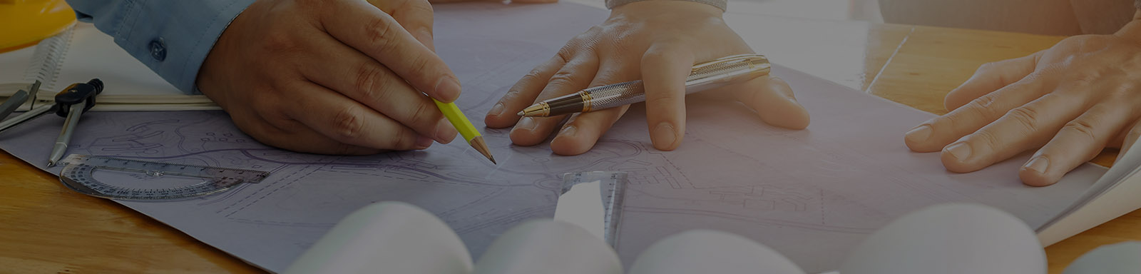 Two people sketching 