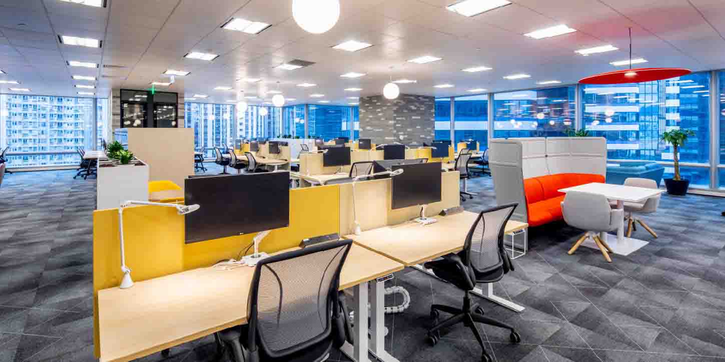 JLL office wokstation in Hongkong