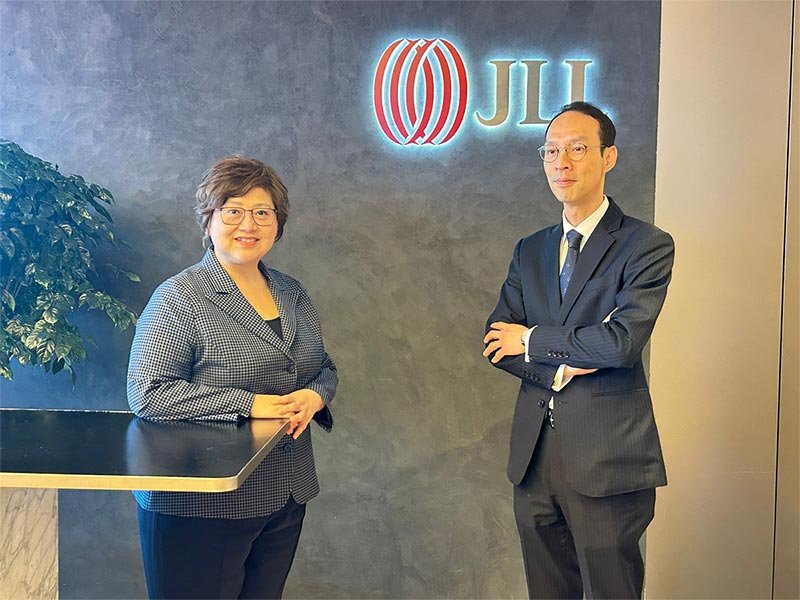 (Left to right) Cathie Chung, Senior Director of Research; Chung Chi-hung, Head of Property and Asset Management